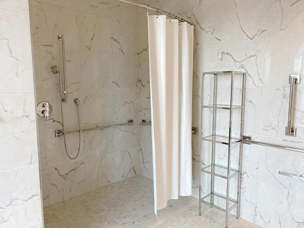 Lotte Hotel Seattle : photo 4 de la chambre chambre lit queen-size deluxe – accessible aux personnes à mobilité réduite