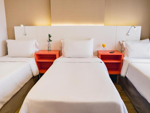 Intercity Curitiba Centro Cívico : photo 1 de la chambre luxury triple - 3 single beds