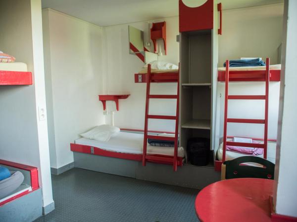 Auberge de Jeunesse HI Paris Le d'Artagnan : photo 2 de la chambre lit dans dortoir féminin de 9 lits