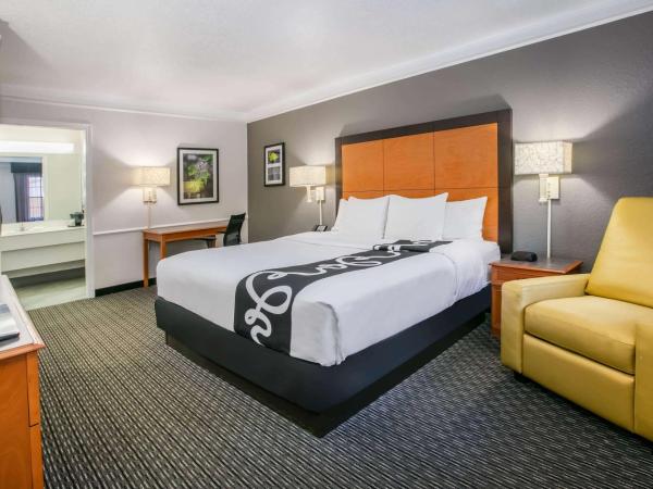 La Quinta Inn by Wyndham Dallas Uptown : photo 4 de la chambre chambre lit king-size deluxe