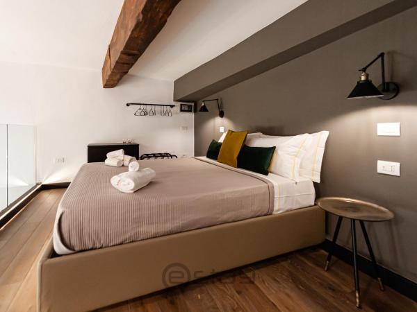 KyS Castello - City Centre : photo 1 de la chambre chambre double deluxe avec lit d'appoint
