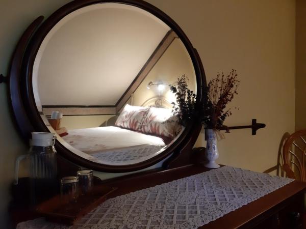 Gîte À l'Augustine : photo 2 de la chambre chambre double - vue sur jardin