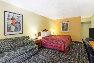 Days Inn by Wyndham Savannah Airport : photo 5 de la chambre room #5903917