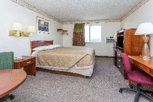 Super 8 by Wyndham Colorado Springs/Chestnut Street : photo 1 de la chambre room #32358616