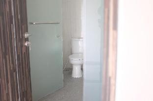 RedDoorz Plus near Mall Ciputra Jakarta : photo 5 de la chambre chambre double deluxe