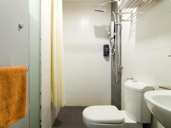 Eight Days Boutique Hotel - Mount Austin : photo 4 de la chambre chambre simple avec salle de bains