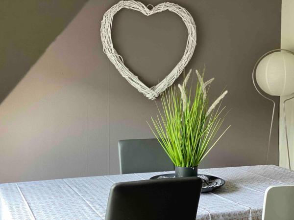 Théâtre Hôtel Chambéry : photo 9 de la chambre appartement avec vue sur la montagne