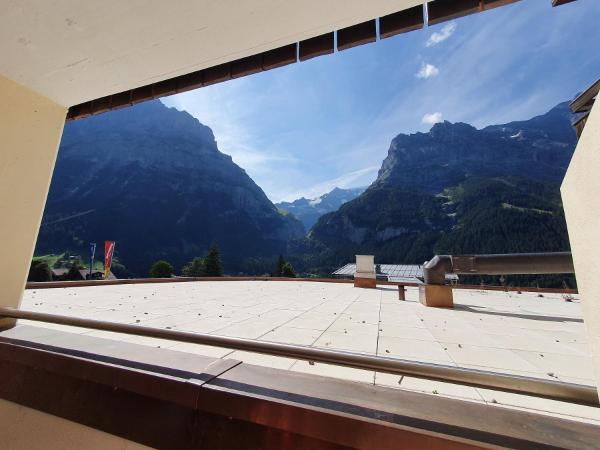 Hotel Spinne Grindelwald : photo 5 de la chambre chambre double - vue partielle sur eiger