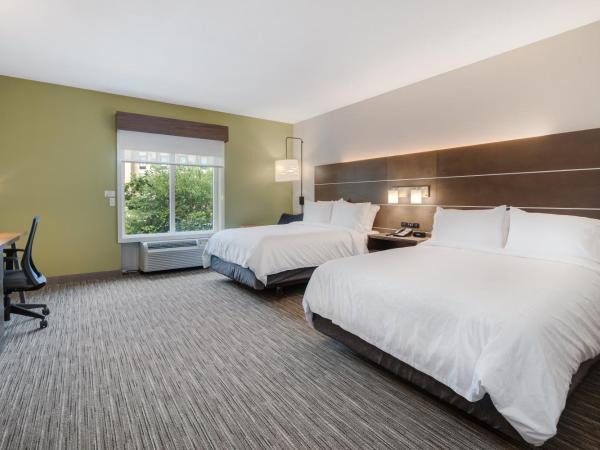 Holiday Inn Express Hotel & Suites Orlando - Apopka, an IHG Hotel : photo 4 de la chambre standard queen room with two queen beds and communications accessible tub