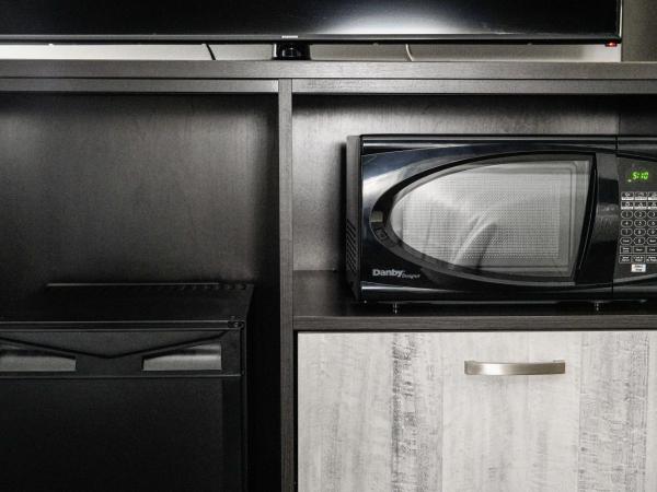 Best Western Plus Chocolate Lake Hotel - Halifax : photo 9 de la chambre chambre lit queen-size