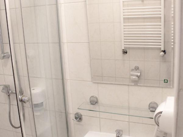 Hotel Gordon : photo 3 de la chambre chambre triple Économique