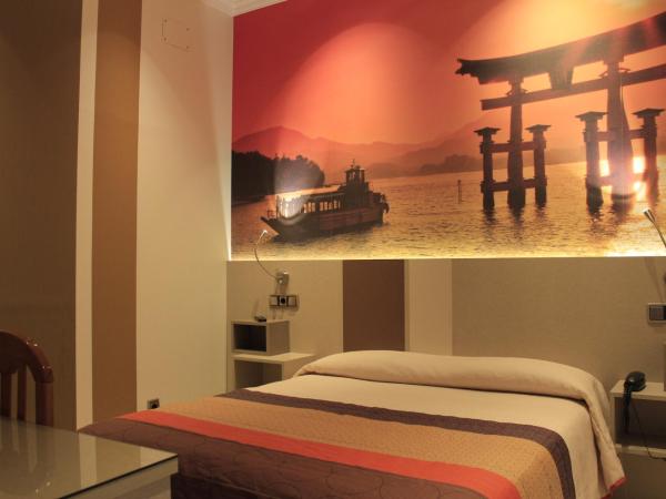 Hostal Atocha Almudena Martín : photo 10 de la chambre chambre double