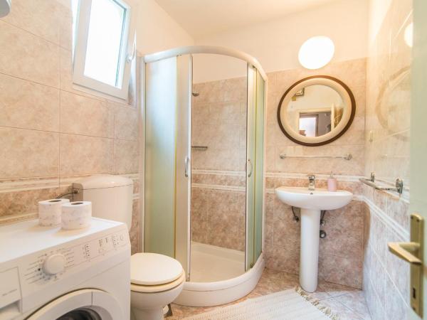 Room Mariza : photo 6 de la chambre chambre double avec balcon - vue sur mer