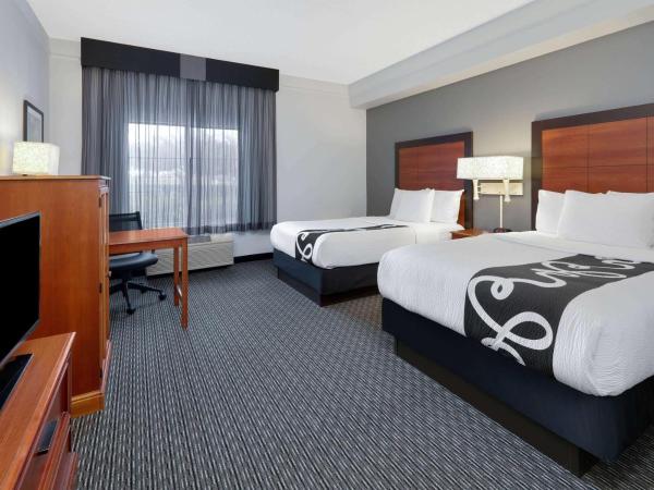 La Quinta by Wyndham Dallas North Central : photo 1 de la chambre deluxe two bed room - non-smoking