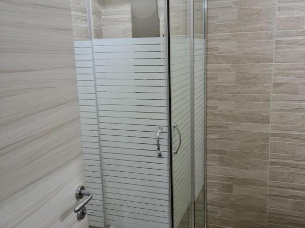 B&B Villa Chiara Bed and Breakfast : photo 6 de la chambre chambre lit king-size avec balcon