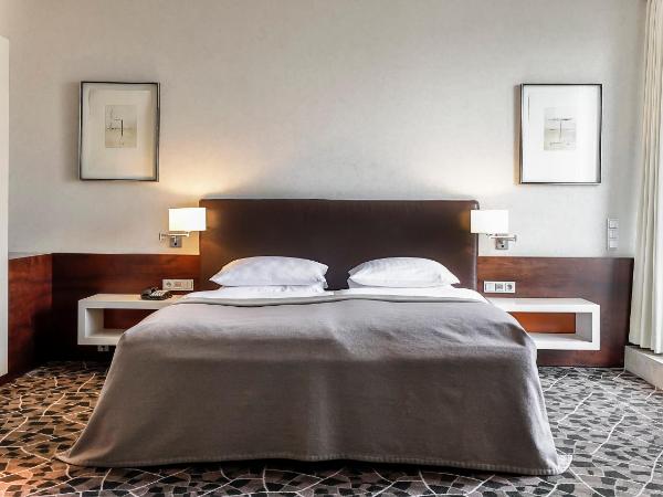 Dorint Hotel am Heumarkt Köln : photo 6 de la chambre suite deluxe avec lit king-size