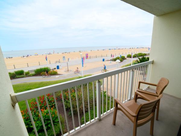 The Oceanfront Inn - Virginia Beach : photo 8 de la chambre chambre 2 lits doubles - côté océan