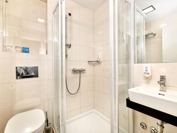 Hotel Mediteran Plava Laguna : photo 9 de la chambre chambre classique avec balcon - côté parc