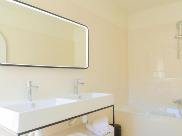 Hôtel IMPERATOR Béziers : photo 4 de la chambre suite junior impériale