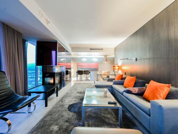 StripViewSuites Two-Bedroom Conjoined Suite at Palms Place : photo 5 de la chambre two-bedroom - strip view open balcony