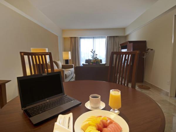 Fiesta Inn Puebla Finsa : photo 1 de la chambre suite junior