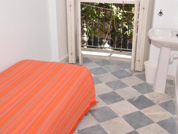 Pensión Las Cuatro Naciones : photo 2 de la chambre chambre simple avec salle de bains commune