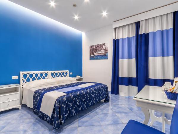 Hotel Metropole : photo 10 de la chambre chambre double confort avec balcon