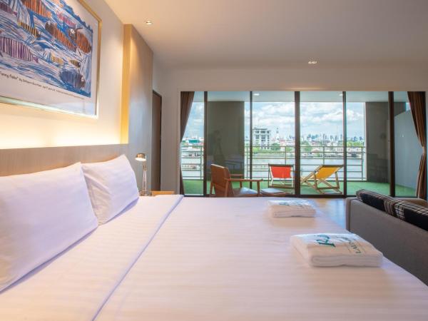 The Royal River Hotel : photo 4 de la chambre chambre lit king-size avec balcon