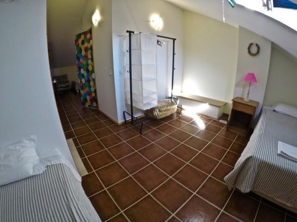 Supertubos Beach Hostel : photo 7 de la chambre chambre quadruple