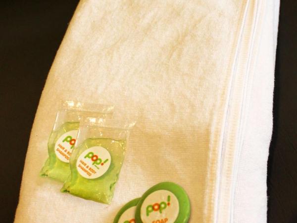 POP! Hotel Kemang Jakarta : photo 7 de la chambre offre spéciale - chambre pop! avec forfait de marque