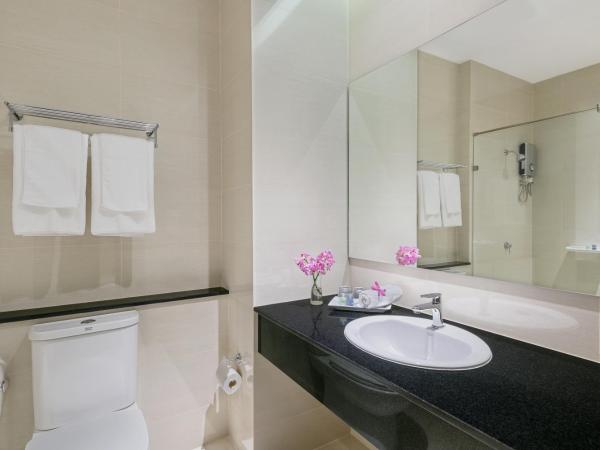 Chainarai Riverside - SHA Plus Certified : photo 4 de la chambre chambre lit king-size deluxe