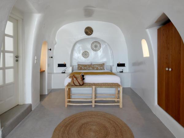 Filotera Suites : photo 9 de la chambre suite troglodyte avec jacuzzi extérieur chauffé privé