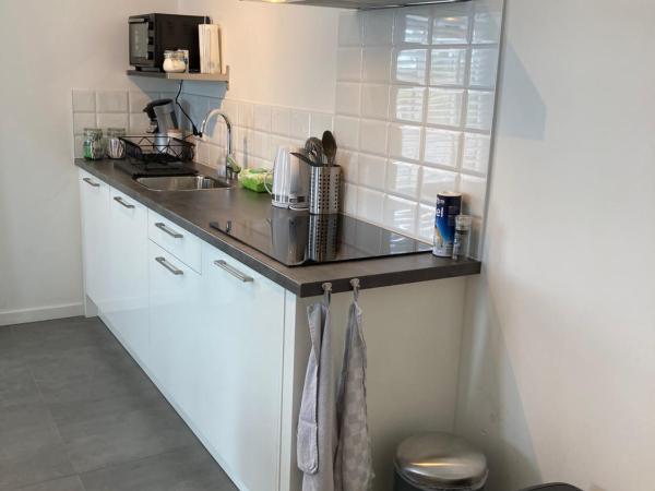 B&B Zunderdorp : photo 10 de la chambre chambre quadruple avec salle de bains privative