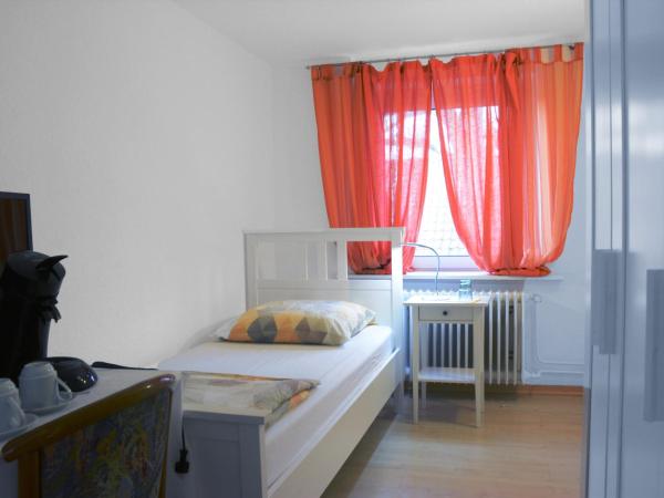 Restaurant Trocadero : photo 2 de la chambre chambre lits jumeaux