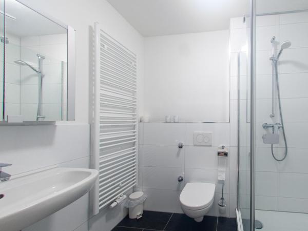 Restaurant Trocadero : photo 3 de la chambre chambre double