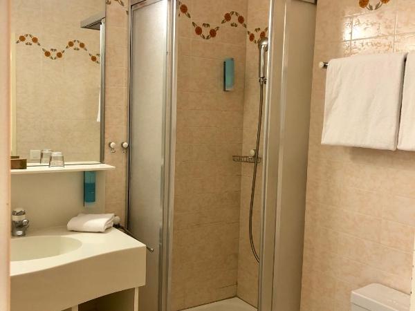 Thermal Hotels & Walliser Alpentherme Leukerbad : photo 3 de la chambre chambre double deluxe grand bain