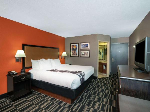 La Quinta by Wyndham Memphis Airport Graceland : photo 3 de la chambre chambre lit king-size deluxe