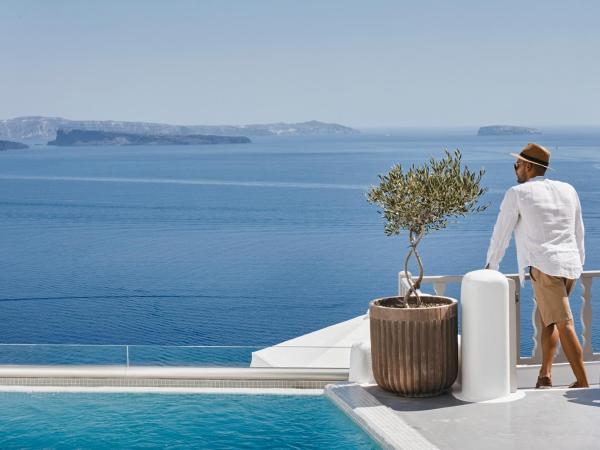 Filotera Suites : photo 6 de la chambre grande suite troglodyte avec piscine et bain à remous extérieurs chauffés