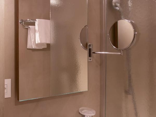 Hotel-Restaurant Le Mont Paisible, Crans-Montana : photo 8 de la chambre chambre double deluxe