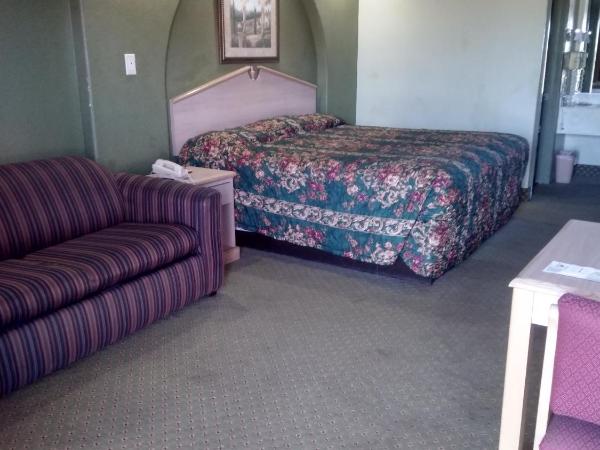 Budget Inn San Antonio Downtown I-10 East : photo 3 de la chambre chambre lit king-size
