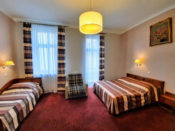 Aneks Hotelu Kazimierz : photo 5 de la chambre chambre double avec lit d'appoint