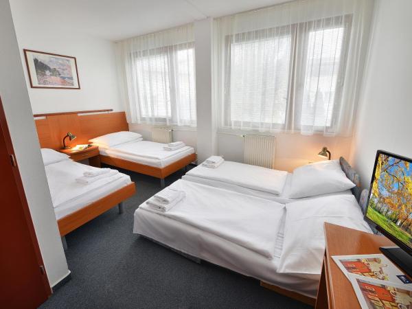 EA Hotel Populus : photo 2 de la chambre chambre quadruple