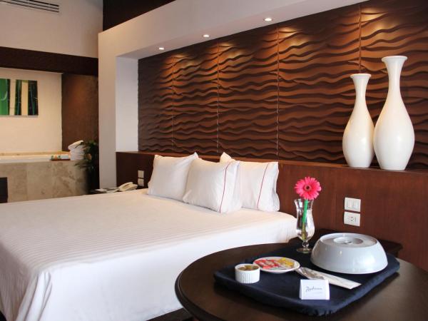 Radisson Hotel Tapatio Guadalajara : photo 4 de la chambre suite studio lit king-size - non-fumeurs