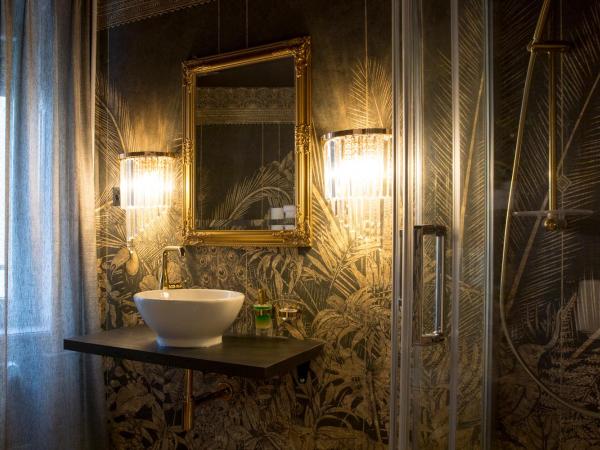 The Henry Self Check-In Guesthouse : photo 5 de la chambre studio triple design