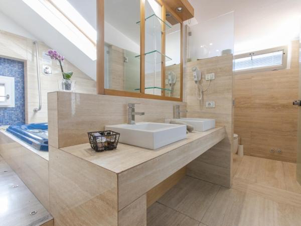 Eurohotel : photo 6 de la chambre chambre familiale avec baignoire spa