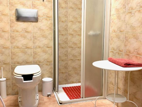 Cascina Bellaria : photo 7 de la chambre chambre quadruple de luxe