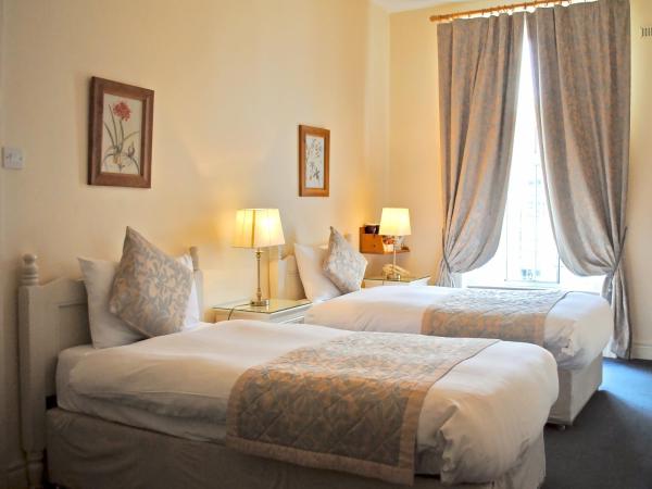 Baggot Court Townhouse : photo 2 de la chambre chambre lits jumeaux