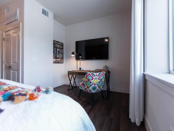 The Bishop Arts Hotel by Qresorts : photo 3 de la chambre chambre lit king-size