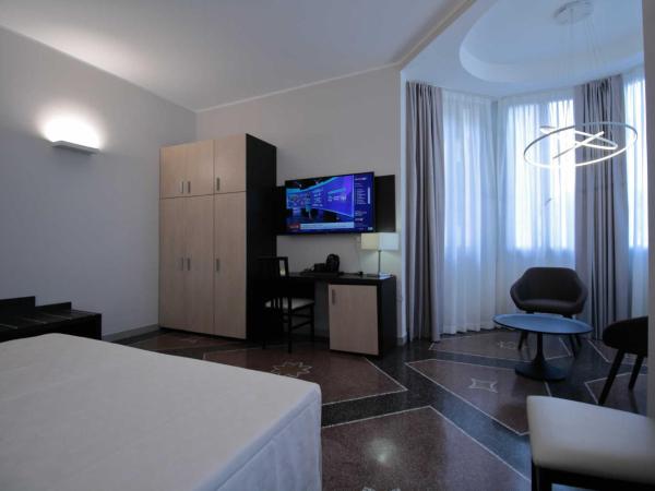 Hotel Vittoria : photo 10 de la chambre suite junior avec balcon