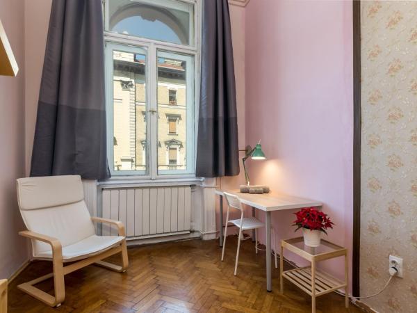 Budapest Three Cats Hostel : photo 2 de la chambre chambre double avec salle de bains privative